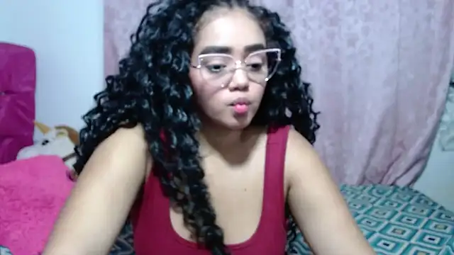 kiara milf  online show from November 6, 11:54 pm