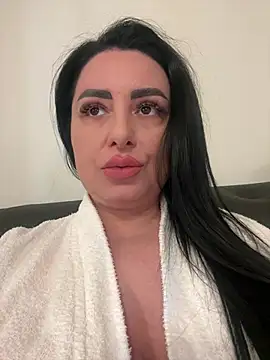 SellenaBigBoobs online show from April 23, 9:39 am