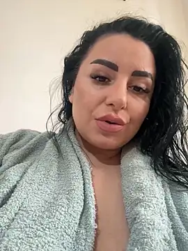 SellenaBigBoobs online show from November 16, 10:15 am