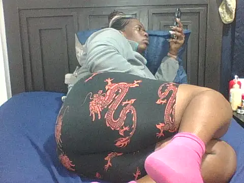 SexyTirries13 online show from April 18, 8:53 pm