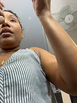 NaiomyLanes online show from March 27, 12:28 pm