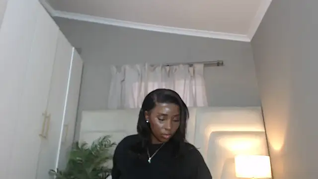 Snapshot of naughtyblackdolie chatting on September 27, 4:52 am naughtyblackdolie online show from September 27, 4:52 am