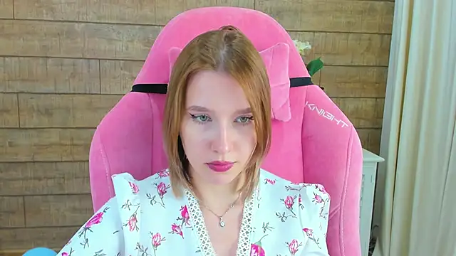 LiliLinn online show from September 9, 1:33 pm