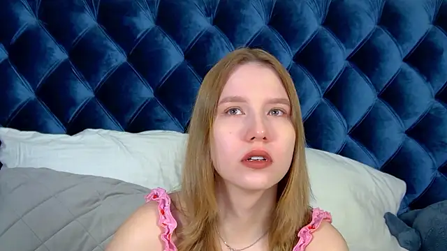 LiliLinn online show from July 13, 4:24 am