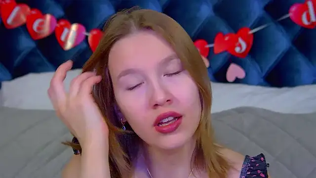 LiliLinn online show from February 12, 4:58 am