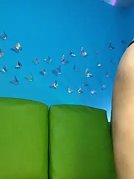 Evelyn pink1 online show from April 20, 1:30 am