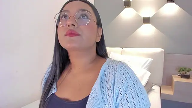 ellamontoya online show from October 7, 12:20 pm