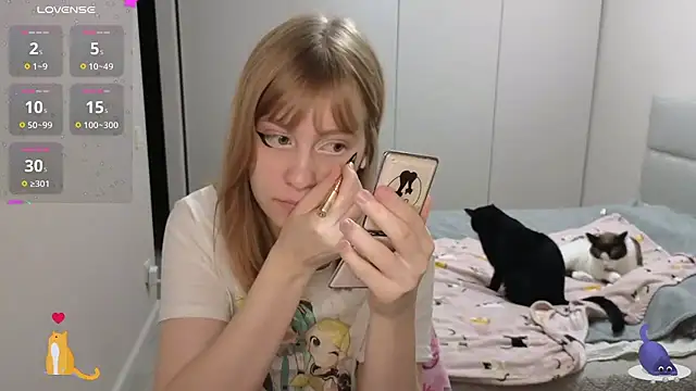 Snapshot of HermioneHHH chatting on September 22, 7:23 pm HermioneHHH online show from September 22, 7:23 pm