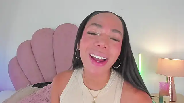 Nicole Paradise online show from March 28, 12:48 pm