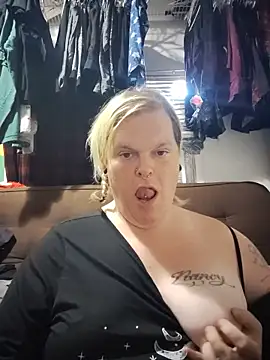 Trans Girl next door420 online show from June 15, 10:21 pm
