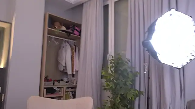 LexieLoree online show from June 29, 3:13 am