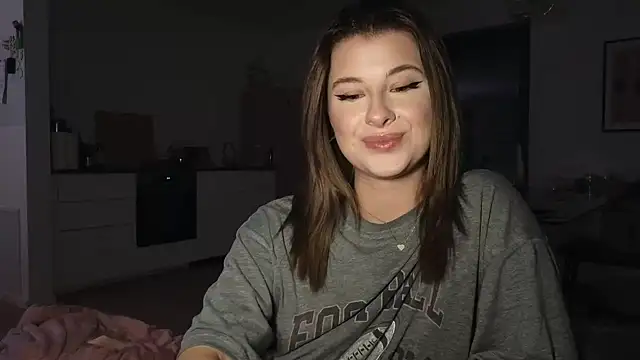 Snapshot of Mia-Minou chatting on September 14, 8:51 pm Mia-Minou online show from September 14, 8:51 pm