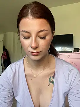 Mia-Minou online show from March 28, 7:41 am