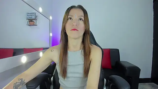 roxanne jones1 online show from November 11, 7:55 pm