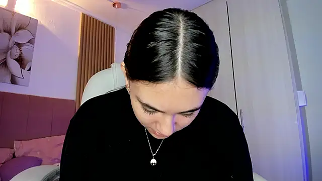 mia nevaeh online show from April 19, 9:06 pm