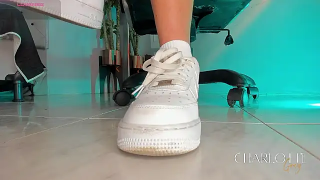 charlotte  grey online show from February 5, 7:17 pm