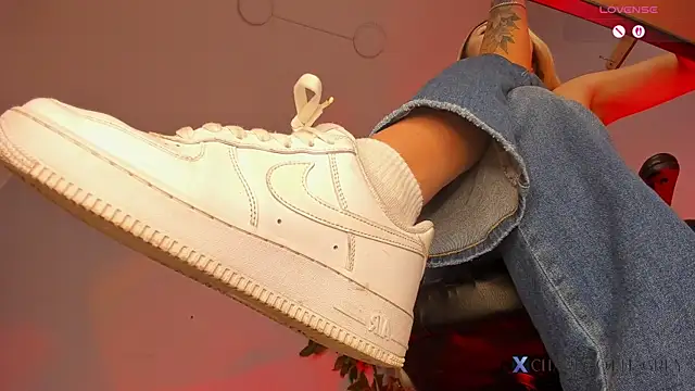 charlotte  grey online show from April 25, 7:33 pm