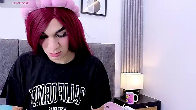 Mia thompson 19 online show from April 20, 8:23 pm