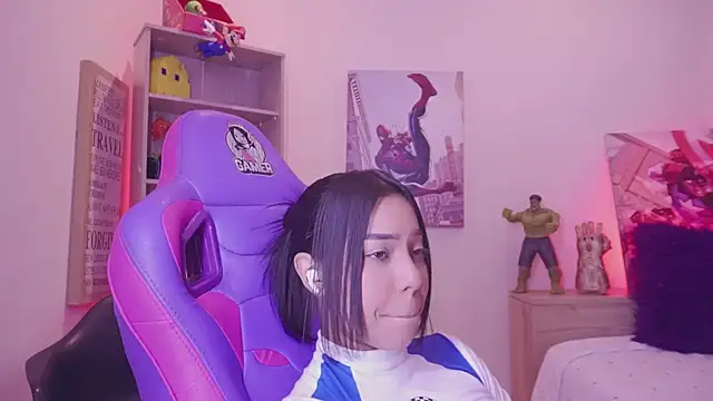 madelyn rose  online show from April 18, 7:58 pm