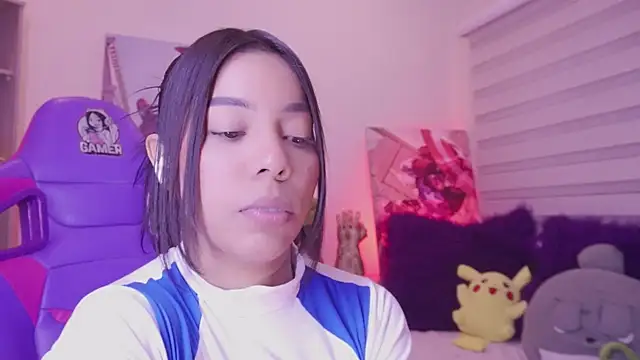 madelyn rose  online show from April 18, 7:07 pm