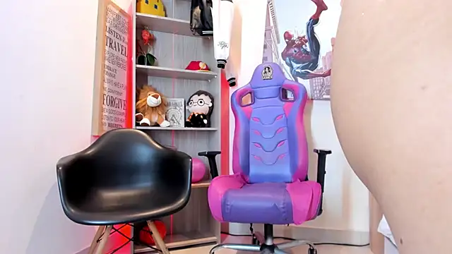 madelyn rose  online show from April 24, 6:33 pm