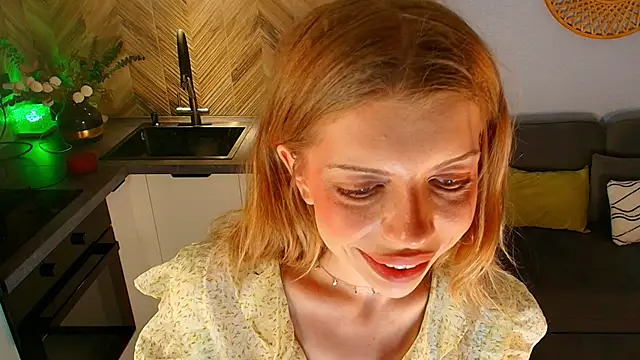 Hannah Carr online show from June 13, 4:26 pm