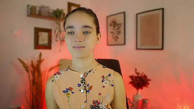 Gia Paige18 online show from September 23, 1:09 pm