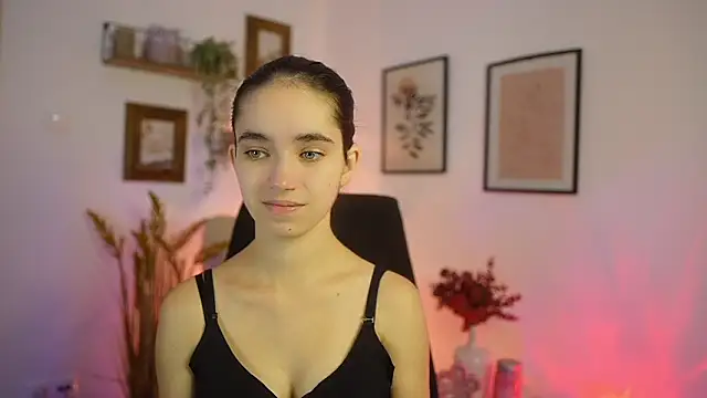 Gia Paige18 online show from October 9, 1:04 pm