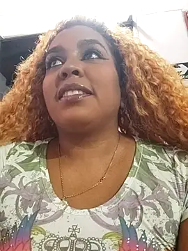 ELLA KELLY online show from April 21, 11:50 am