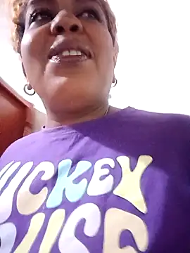 ELLA KELLY online show from April 24, 11:57 am