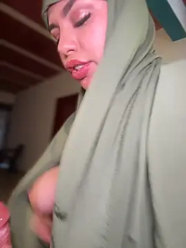 lalilamassu1 online show from November 12, 9:13 pm