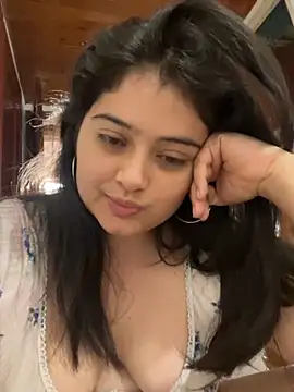 Stephania 18 online show from September 14, 8:07 pm