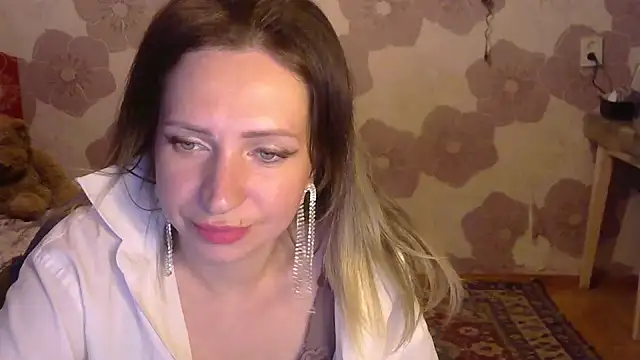 Snapshot of Queen_Daenerys chatting on September 25, 7:34 pm Queen Daenerys online show from September 25, 7:34 pm