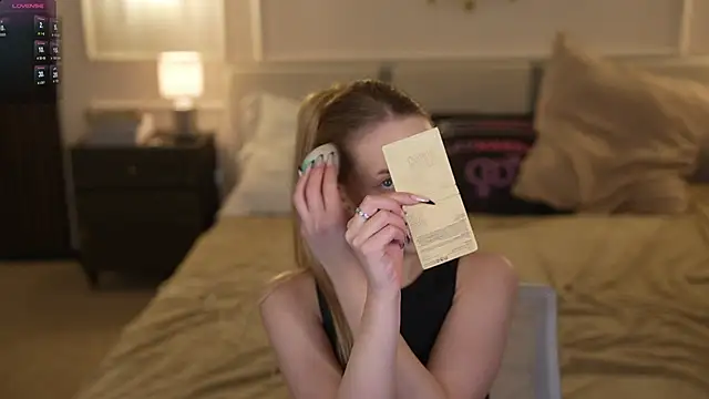 Linda054 online show from November 19, 1:27 am