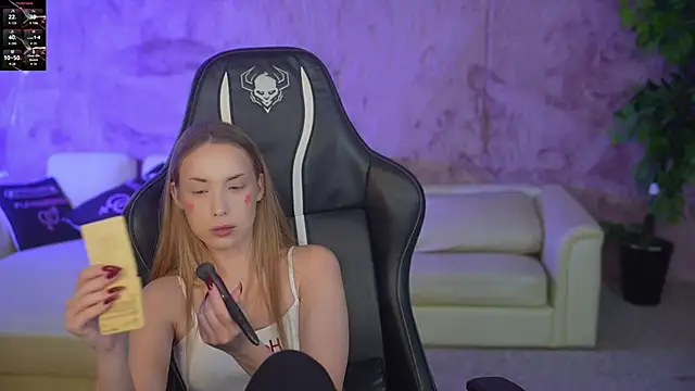 Linda054 online show from October 20, 11:30 pm