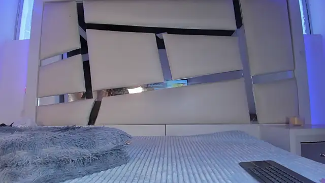 chrystal js online show from March 16, 1:15 pm