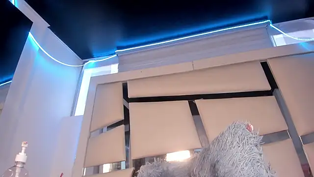 chrystal js online show from November 27, 1:36 pm