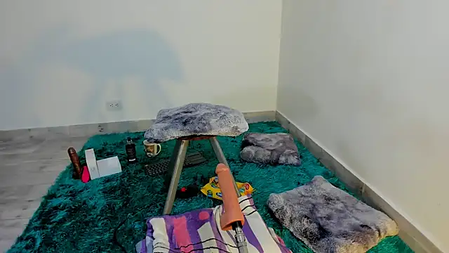 Amelie hills02 online show from November 2, 10:40 am