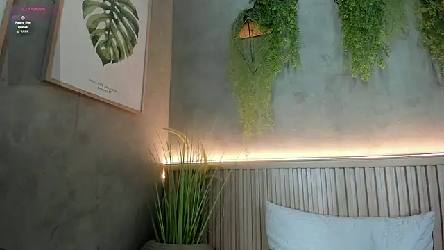 Lana Lann online show from October 2, 1:05 pm