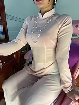    Erin    online show from April 23, 2:52 am