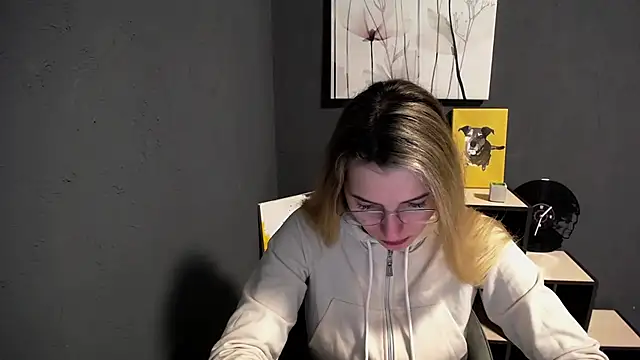 lady olivia  online show from March 14, 1:56 pm