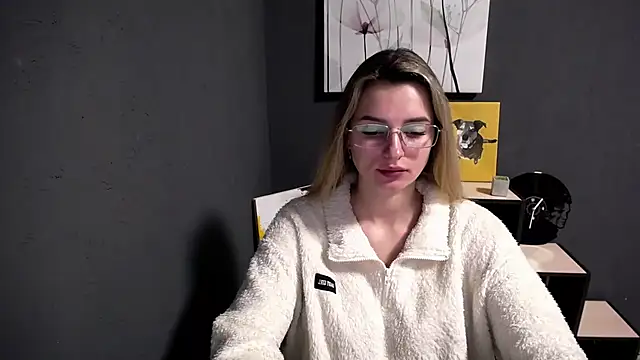 lady olivia  online show from March 2, 4:35 pm