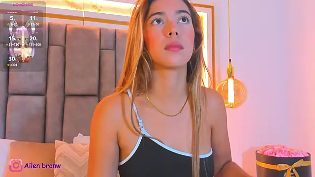 Snapshot of elianabrown chatting on October 1, 11:42 pm elianabrown online show from October 1, 11:42 pm