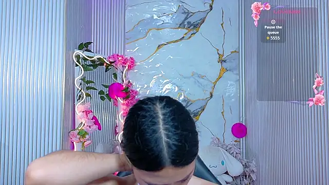 Chiara tay online show from July 4, 7:10 pm
