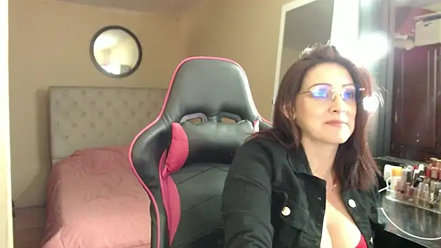 Carol Scottt online show from March 10, 8:35 pm