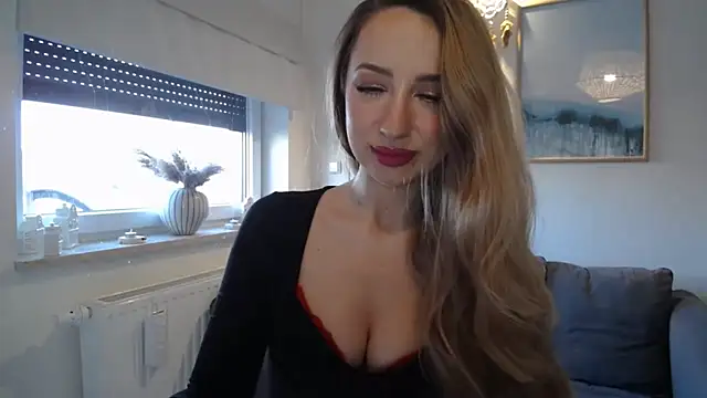 JulietteDiamond online show from March 8, 3:27 pm