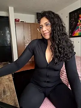 Thaliacooper  online show from April 28, 4:44 pm