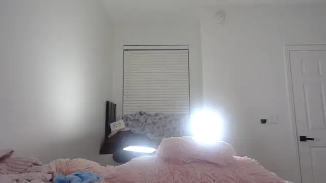 QueenLolaX online show from April 23, 8:44 am