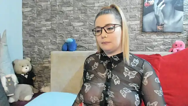 kalindahot online show from April 19, 6:10 pm