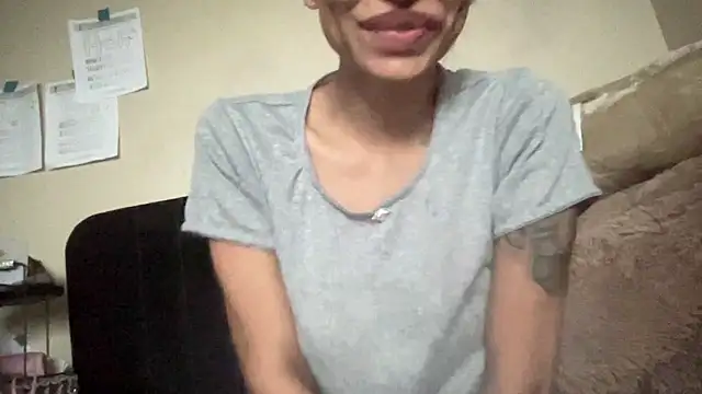 myloveforyouu online show from April 22, 12:57 pm